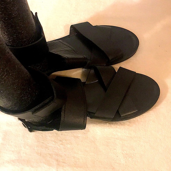 Zara Basic Collection black sandals - Picture 2 of 5